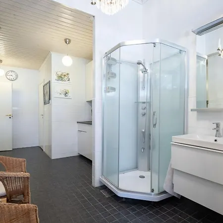 Lindallén Pensión *